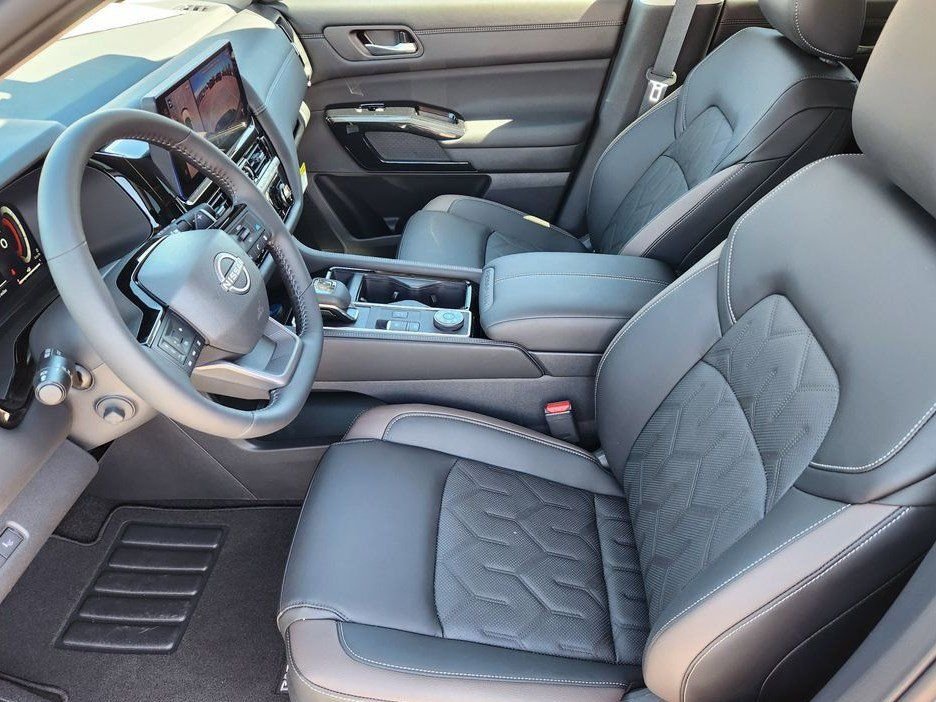 New 2026 Boulder Gray Pearl Nissan Platinum image 10