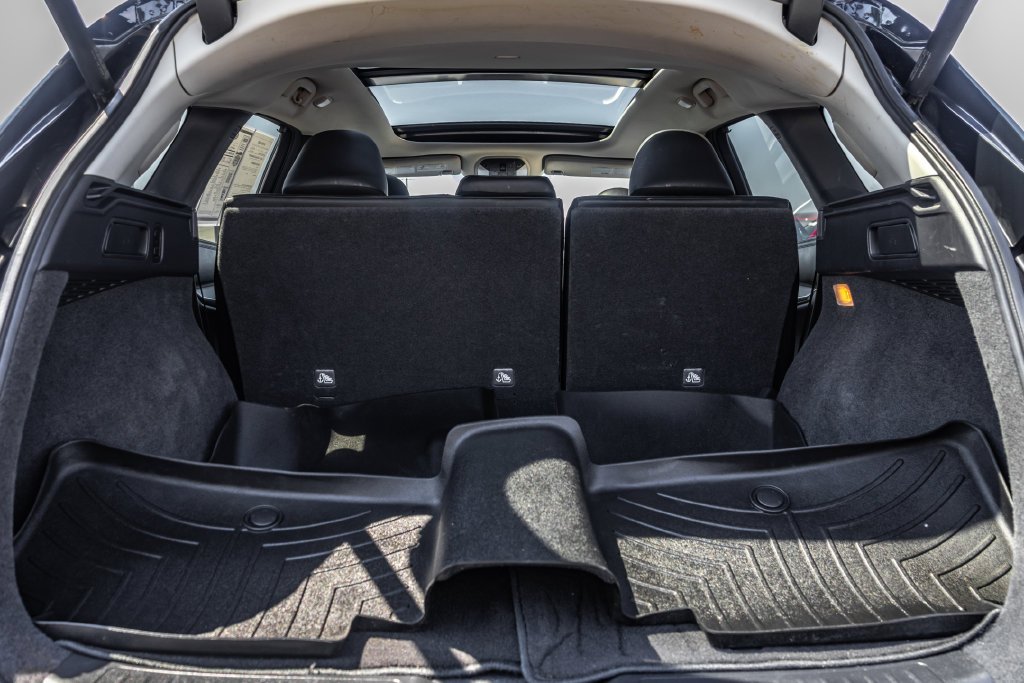 Used 2021 Blue INFINITI Sensory image 30