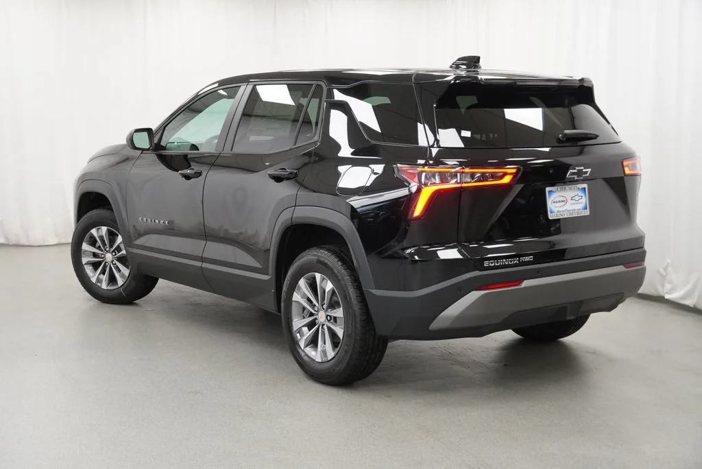 New 2027 Mosaic Black Metallic Chevrolet LT image 5