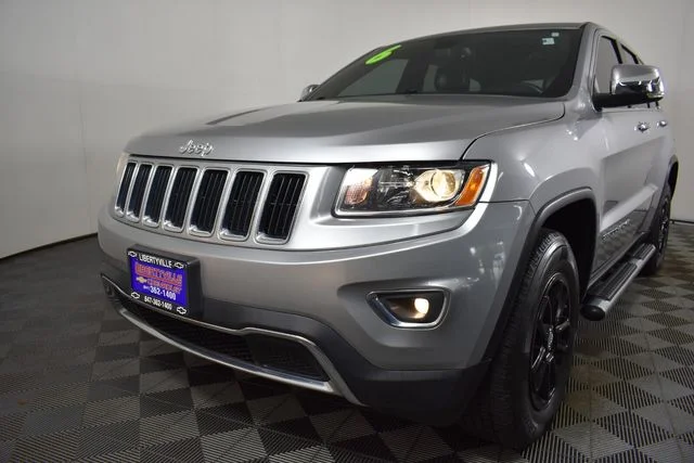 Used 2016 Silver Jeep Limited image 3