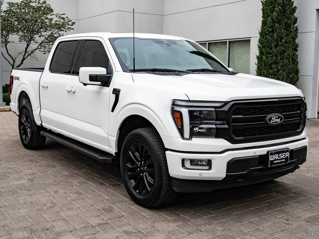 Used 2024 Star White Metallic Tri-Coat Ford LARIAT image 12
