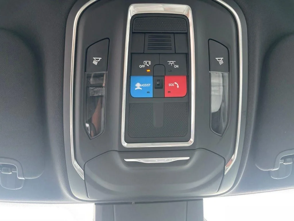 New 2026 Hydro Blue Pearlcoat Jeep Laredo image 23