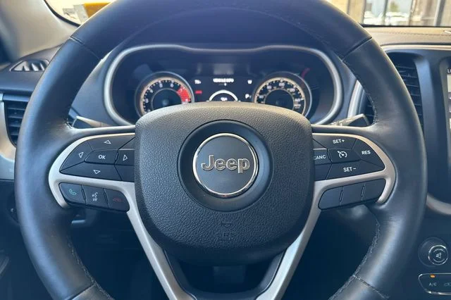Used 2016 Gray Jeep High Altitude image 27
