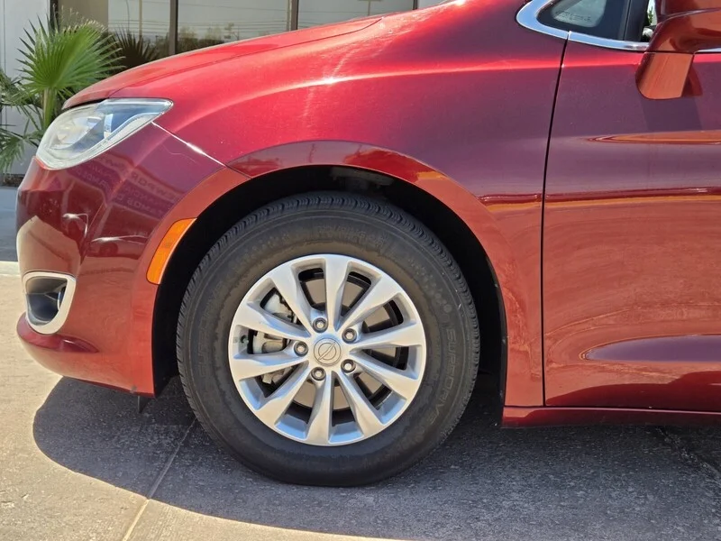 Used 2018 Velvet Red Pearlcoat Chrysler Touring Plus image 6