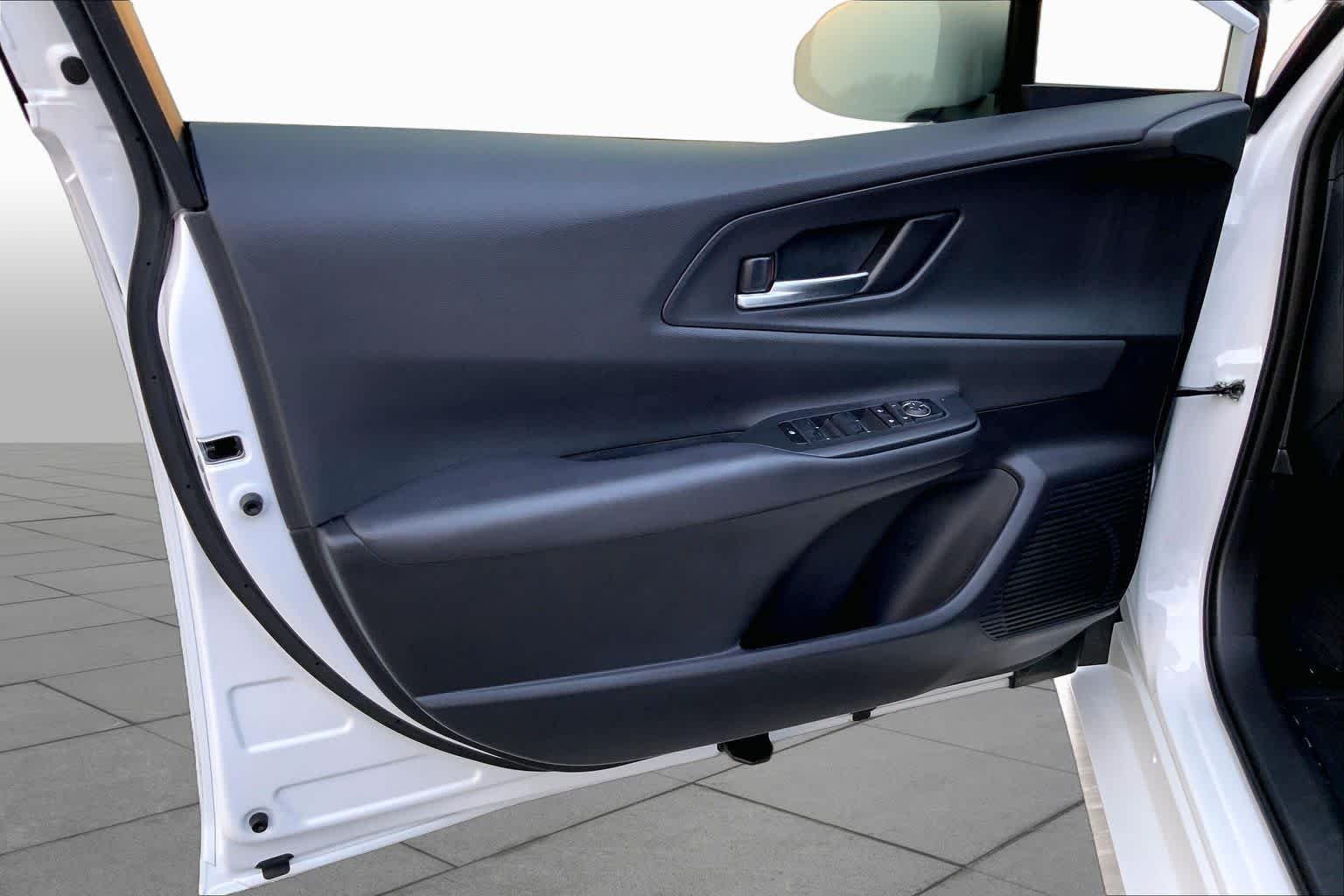 Used 2024 Wind Chill Pearl Toyota XSE image 19
