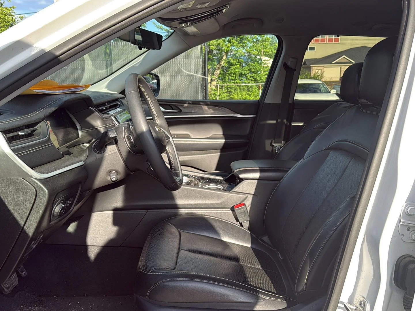 Used 2023 Bright White Jeep Limited image 9