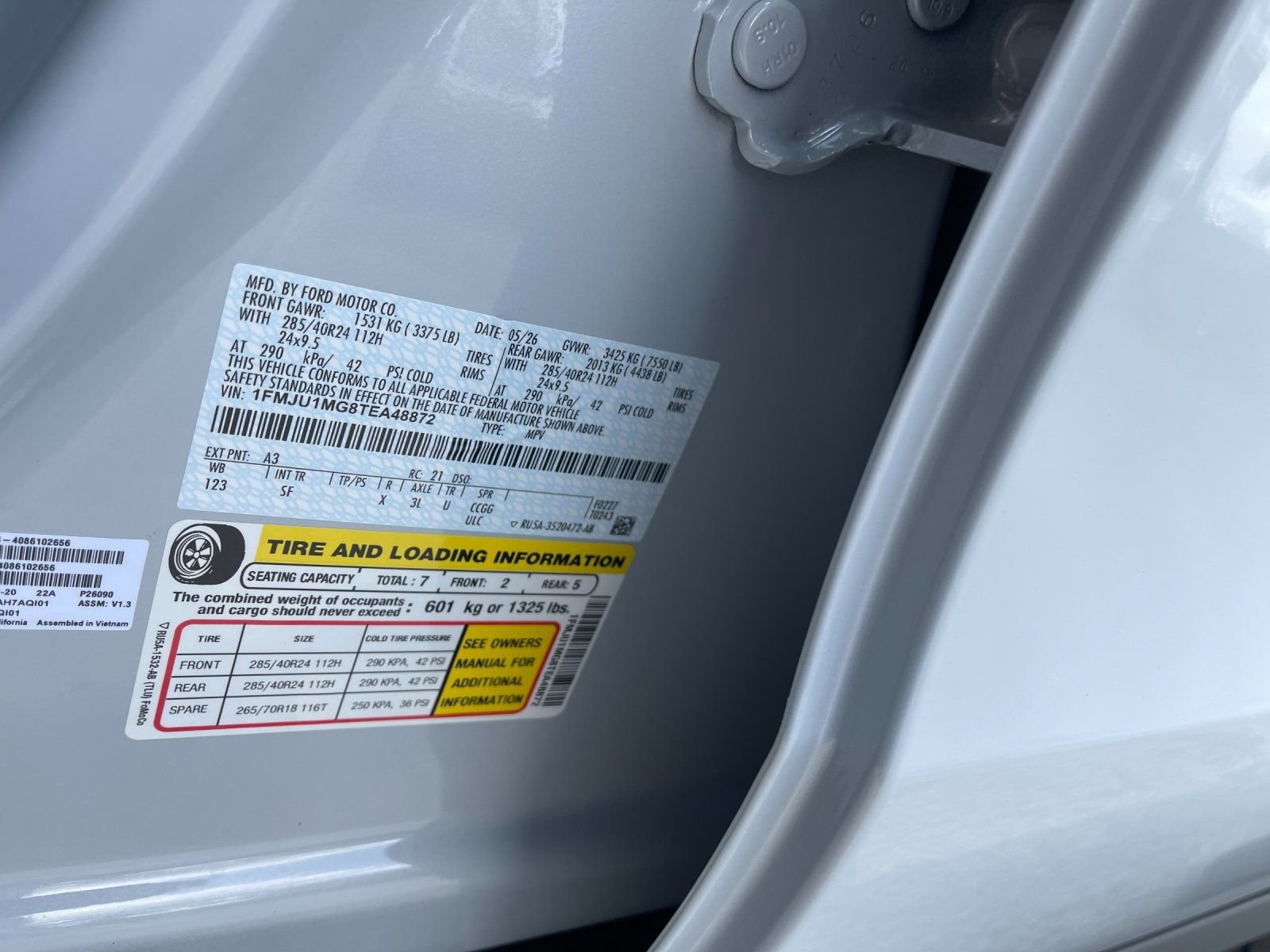 New 2026 Space Silver Metallic Ford Platinum® image 34