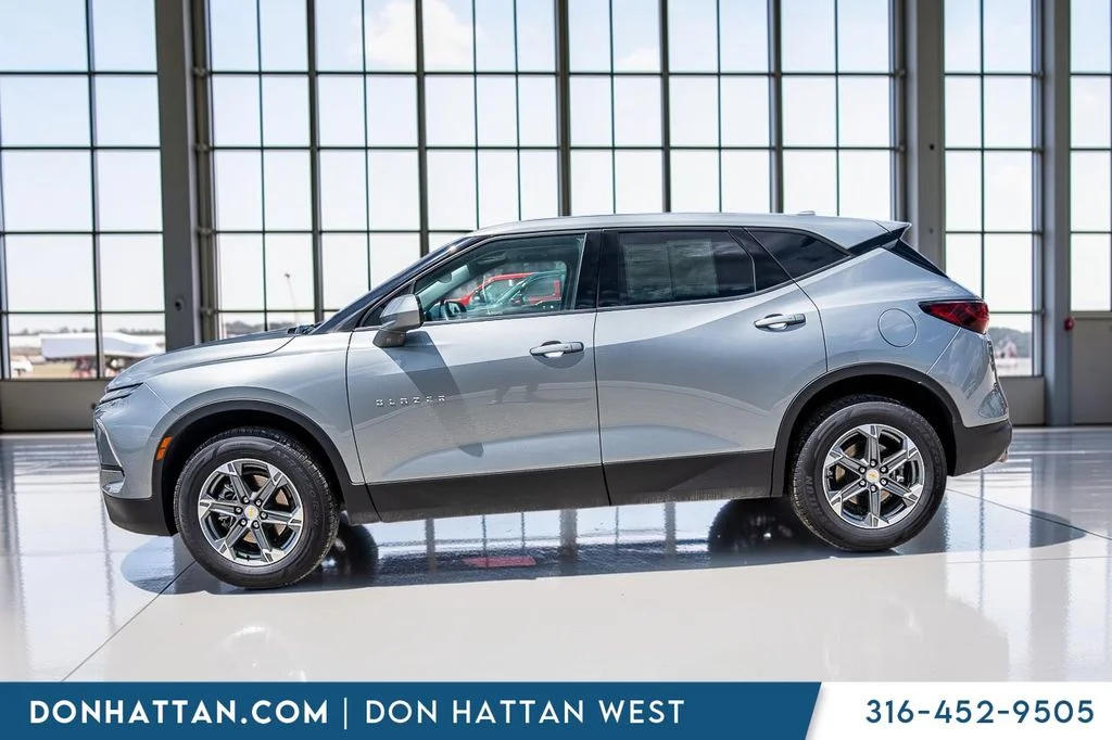 Used 2025 Gray Chevrolet LT image 2
