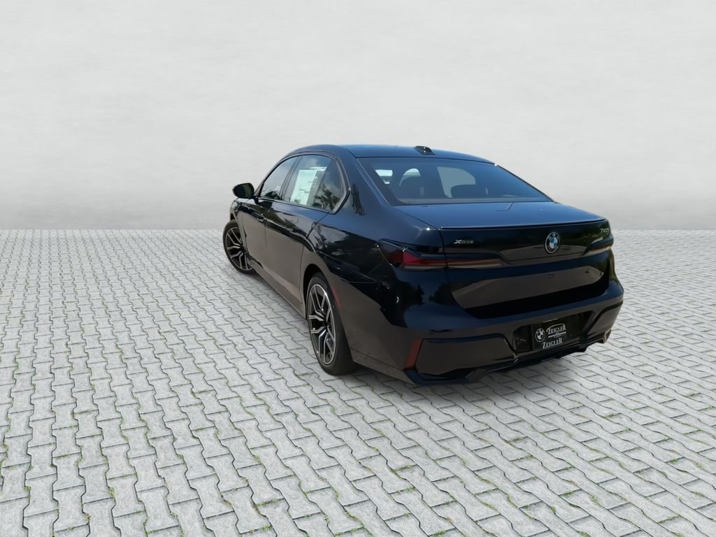New 2026 Carbon Black Metallic BMW 750e xDrive image 6