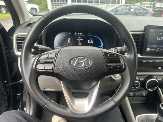 Used 2025 Black Hyundai SEL image 20