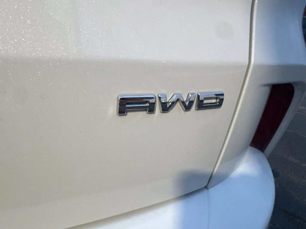 Used 2024 White Metallic Ford ST-Line image 47