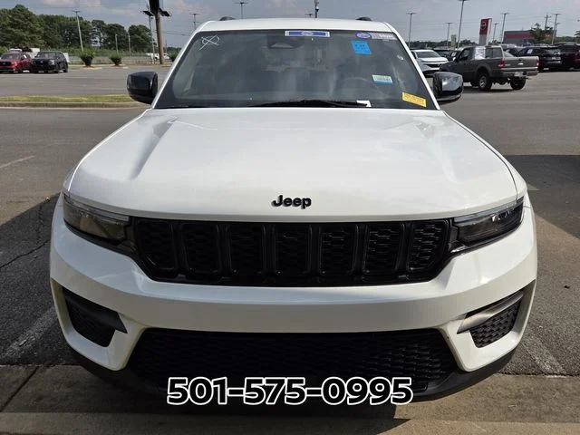 Used 2023 White Jeep Altitude X image 8