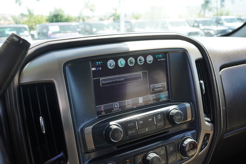 Used 2018 White GMC Denali image 23