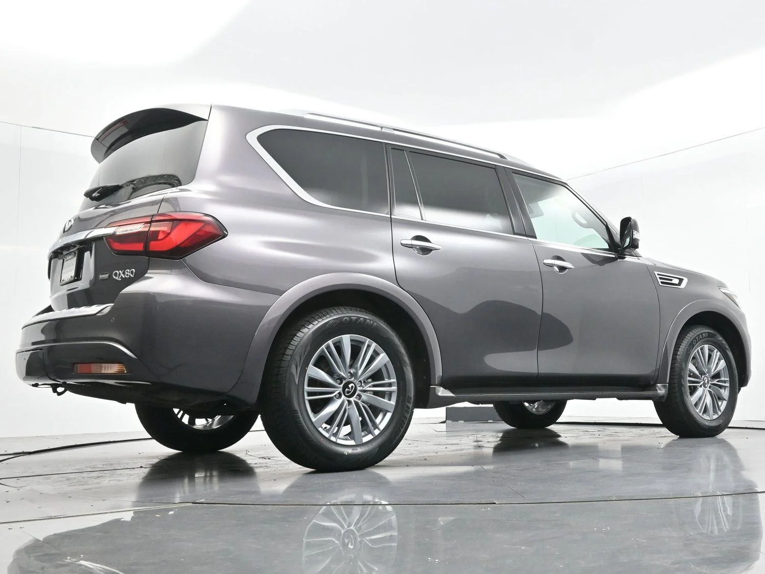 Used 2024 Anthracite Gray INFINITI LUXE image 63