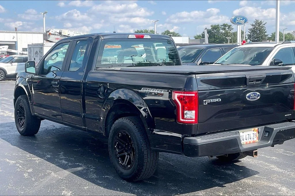 Used 2015 Black Ford XL image 10