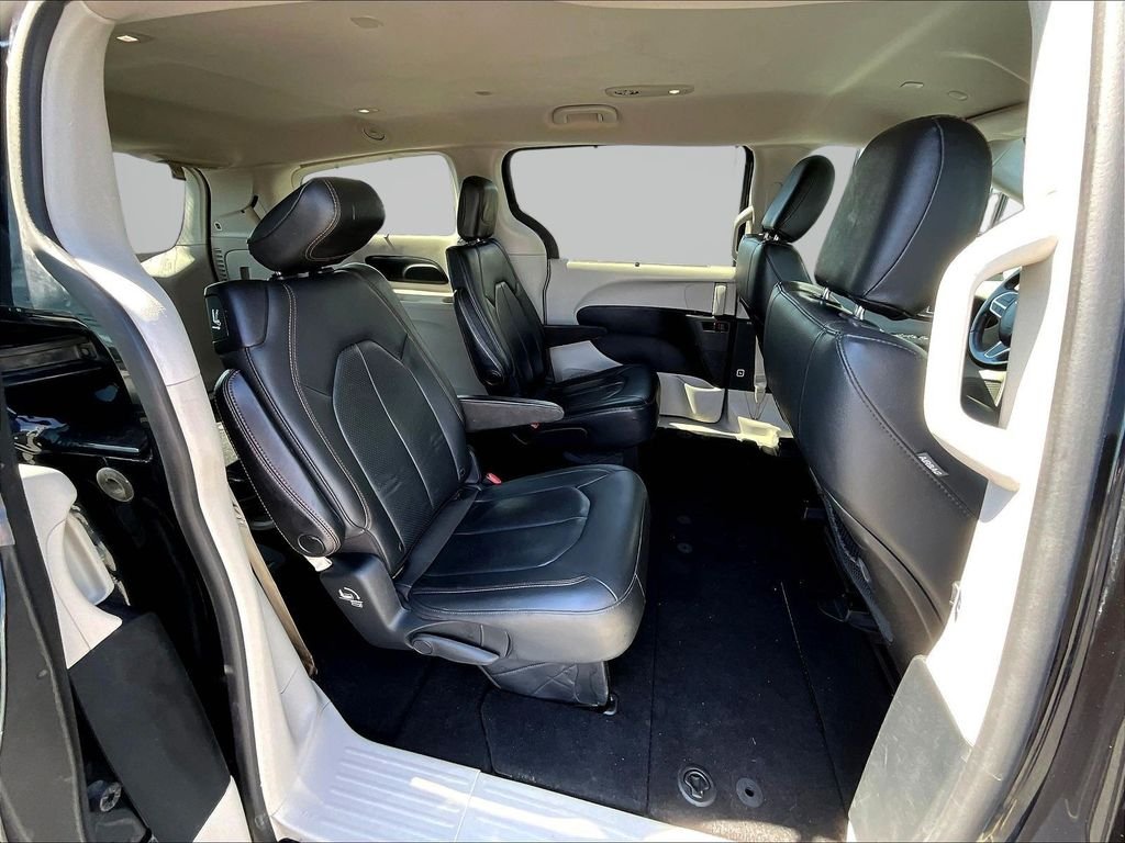Used 2020 Black Chrysler Touring L image 28