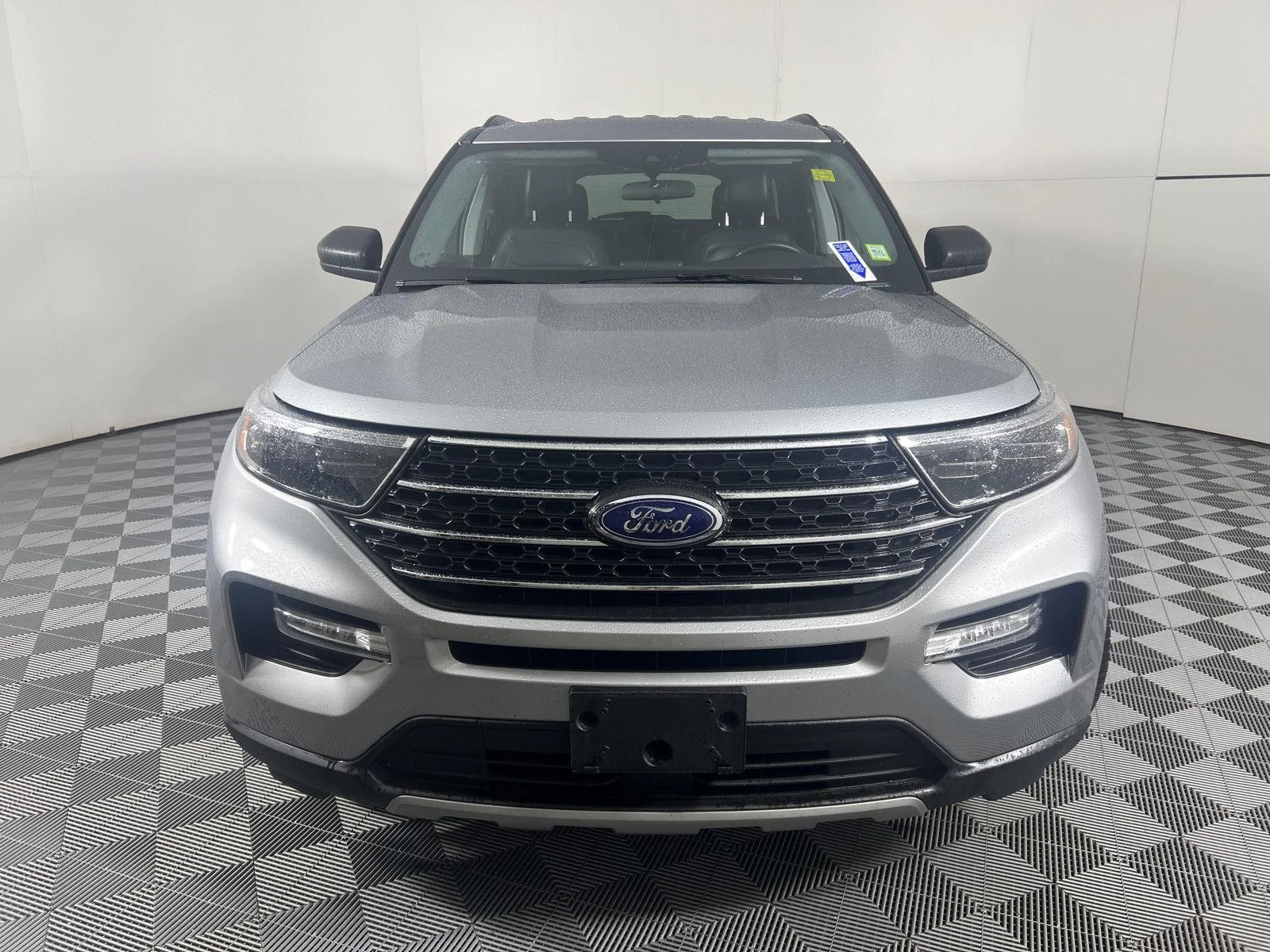 Used 2023 Iconic Silver Ford XLT image 6