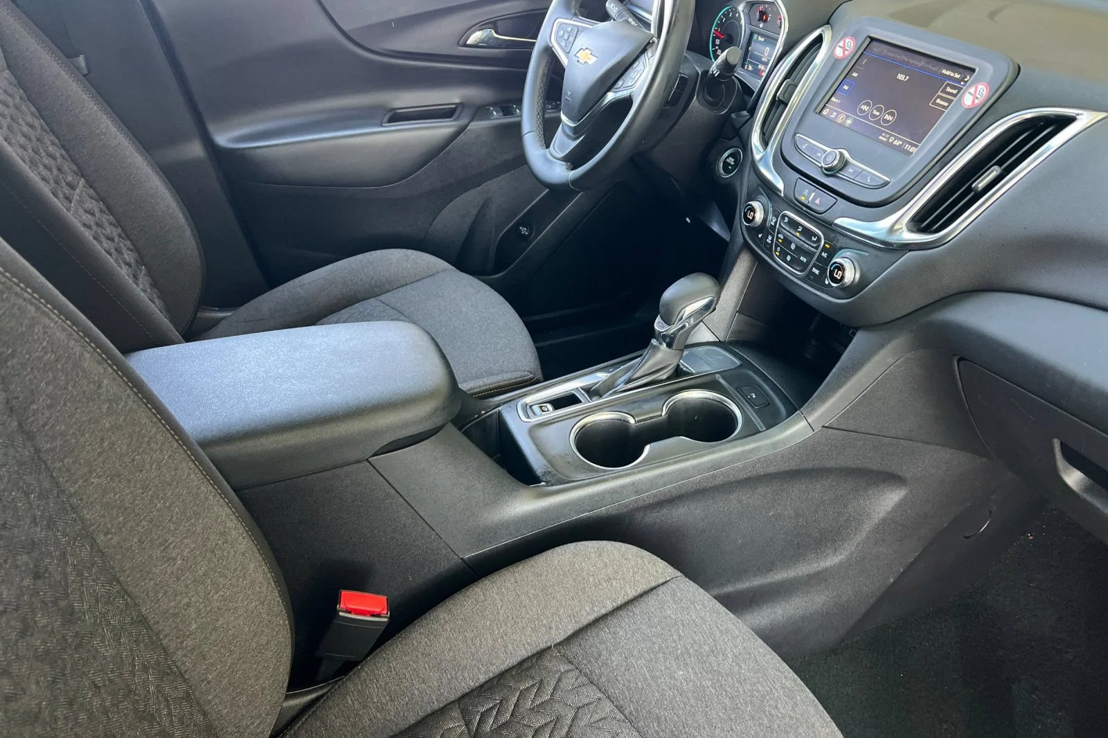 Used 2024 Summit White Chevrolet LT image 16