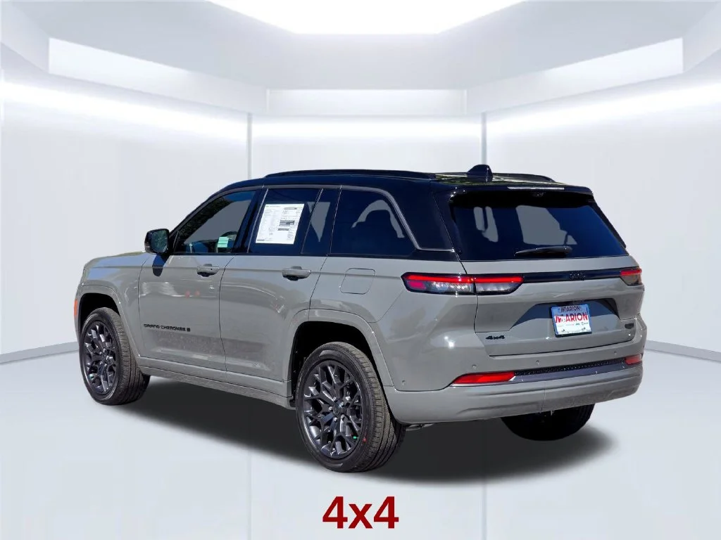 New 2027 Gray Jeep Summit image 18