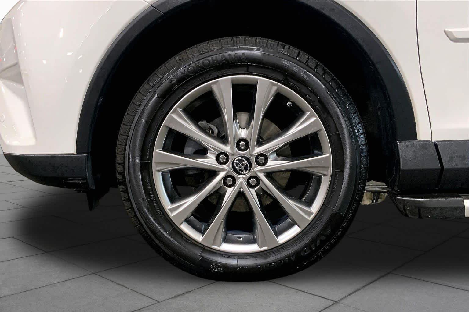 Used 2017 Blizzard Pearl Toyota Limited image 11