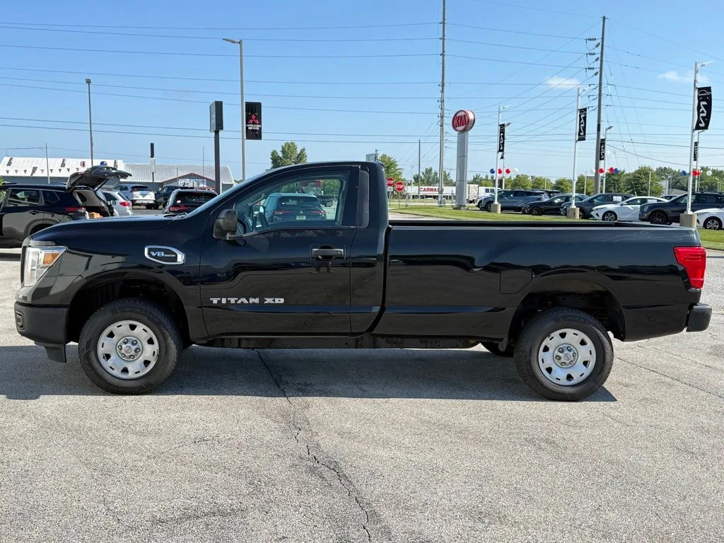 Used 2018 Black Nissan S image 4