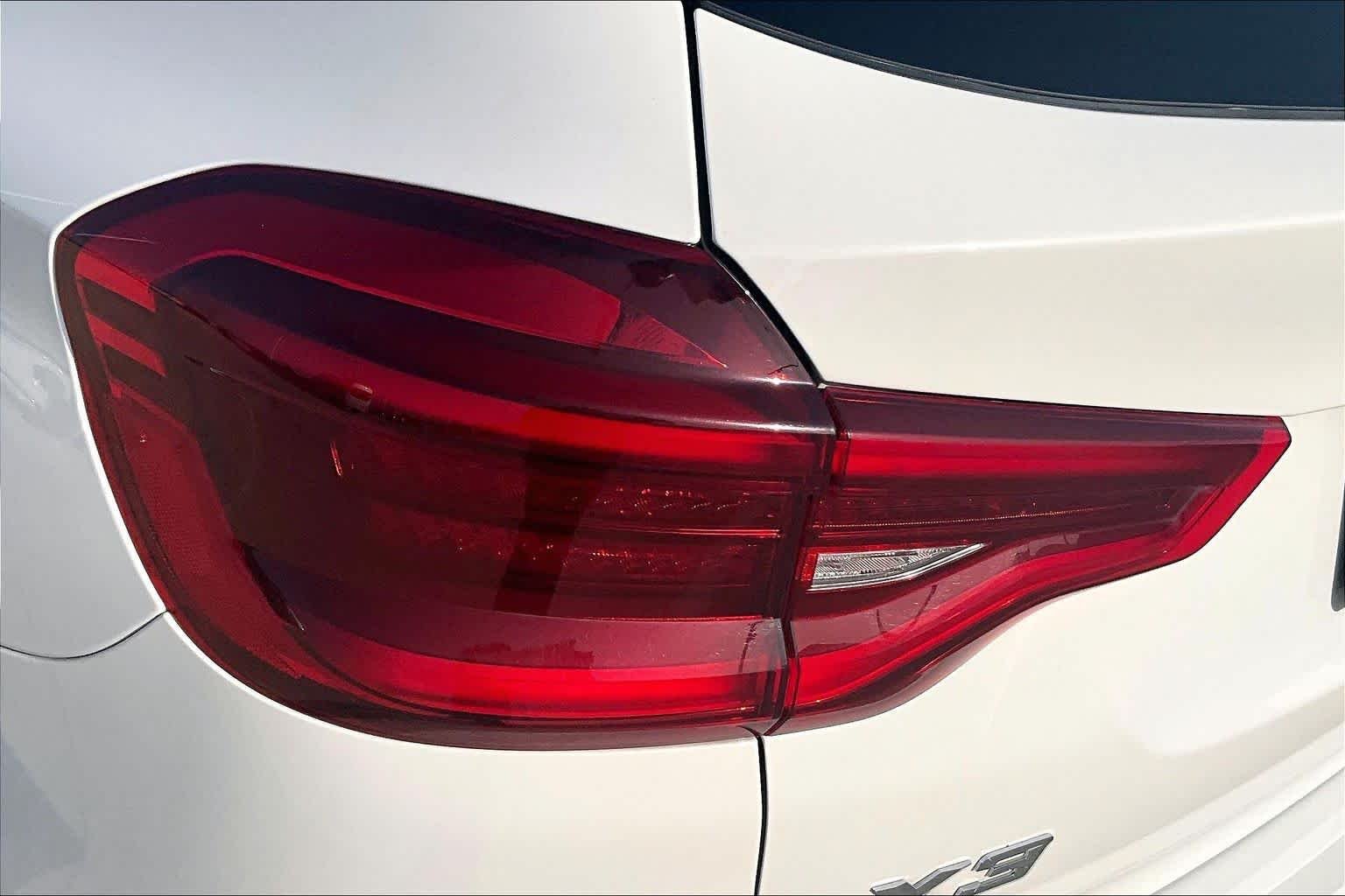Used 2019 Alpine White BMW sDrive30i image 26