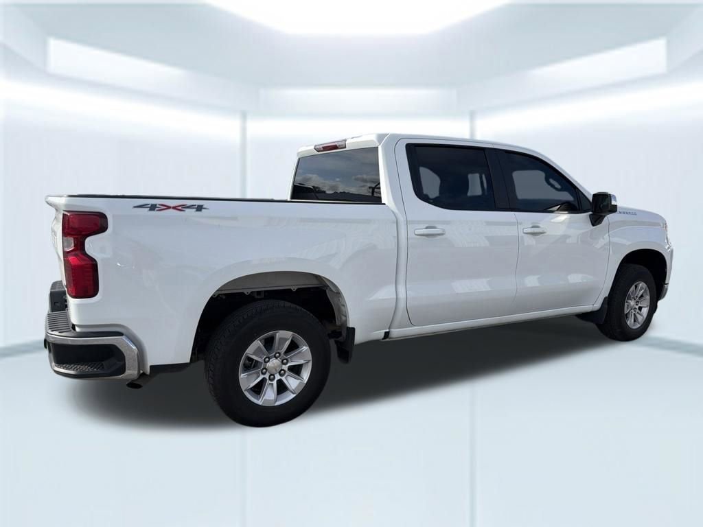 Used 2026 Summit White Chevrolet LT image 12