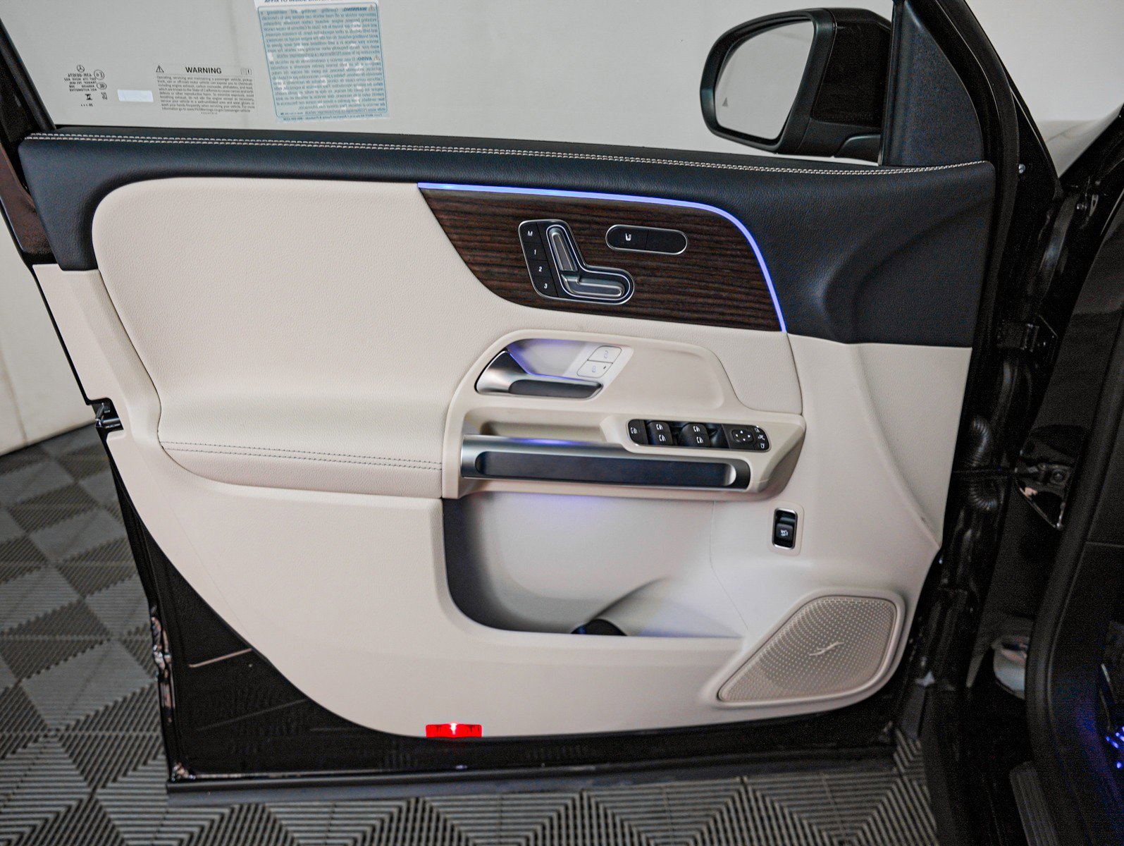 New 2026 Night Black Mercedes-Benz GLB 250 image 23