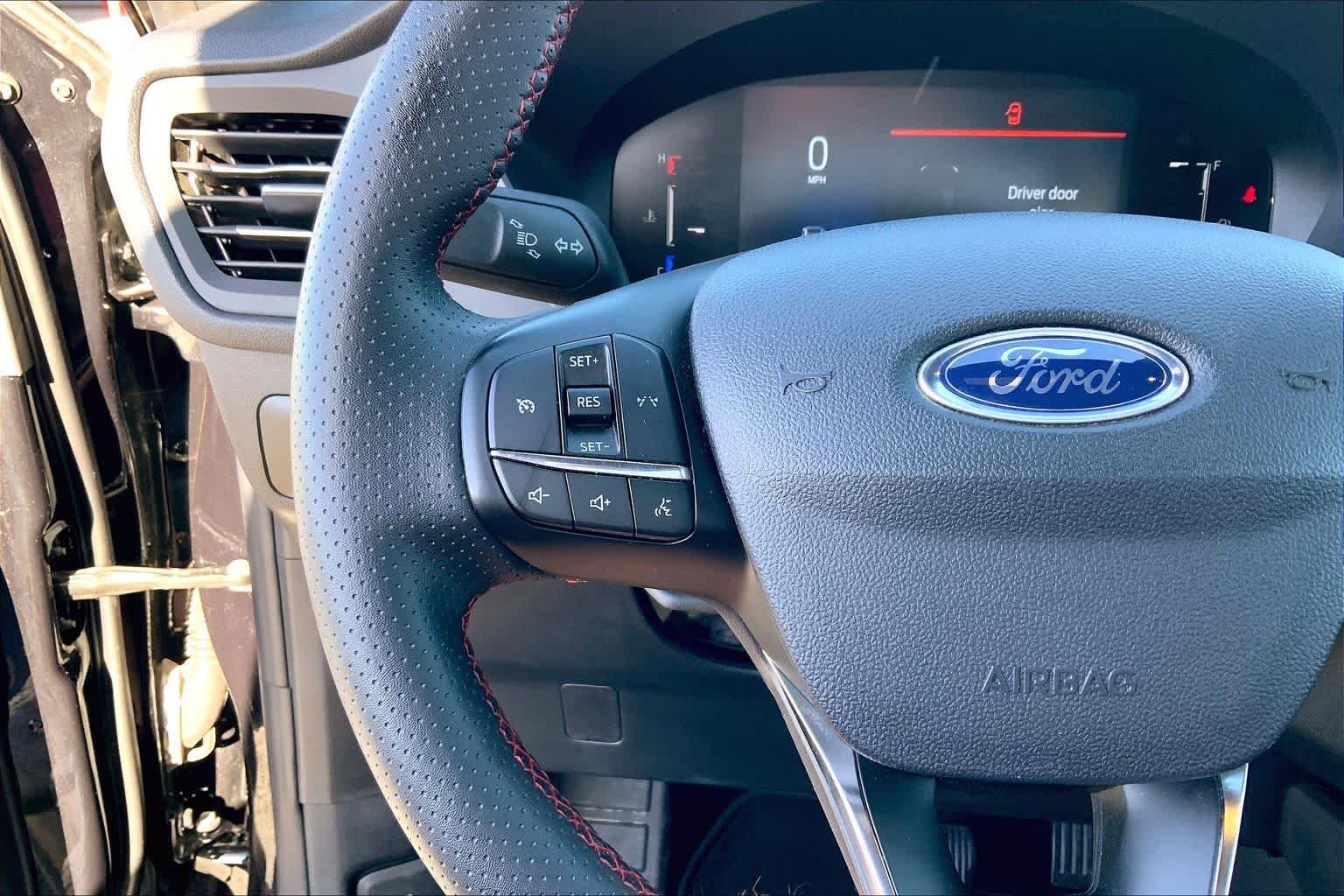 Used 2025 Agate Black Metallic Ford ST-Line image 24