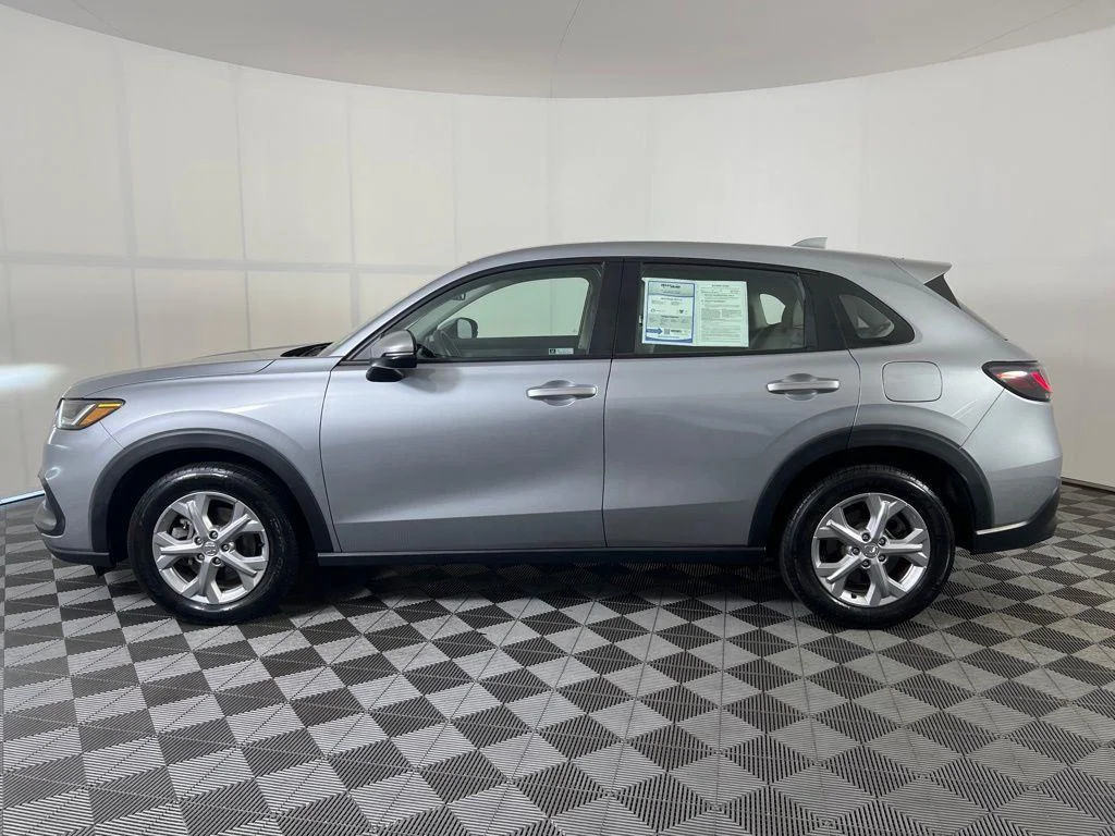 Used 2023 Lunar Silver Metallic Honda LX image 13