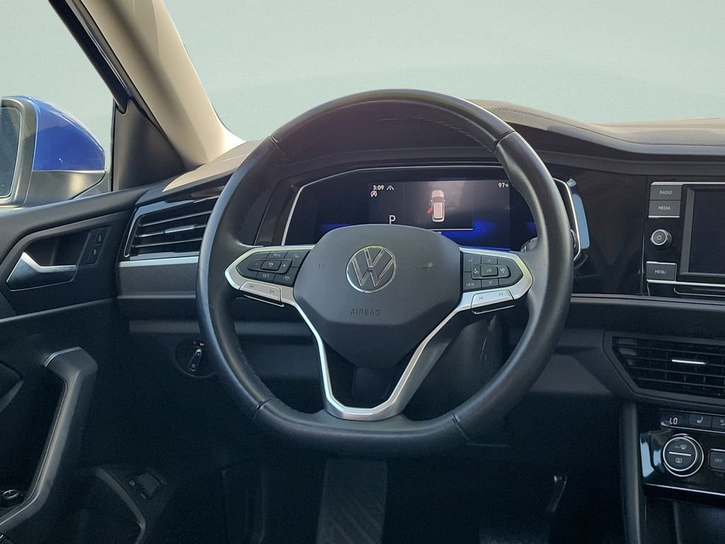 2022 Volkswagen Jetta SE - Photo 12