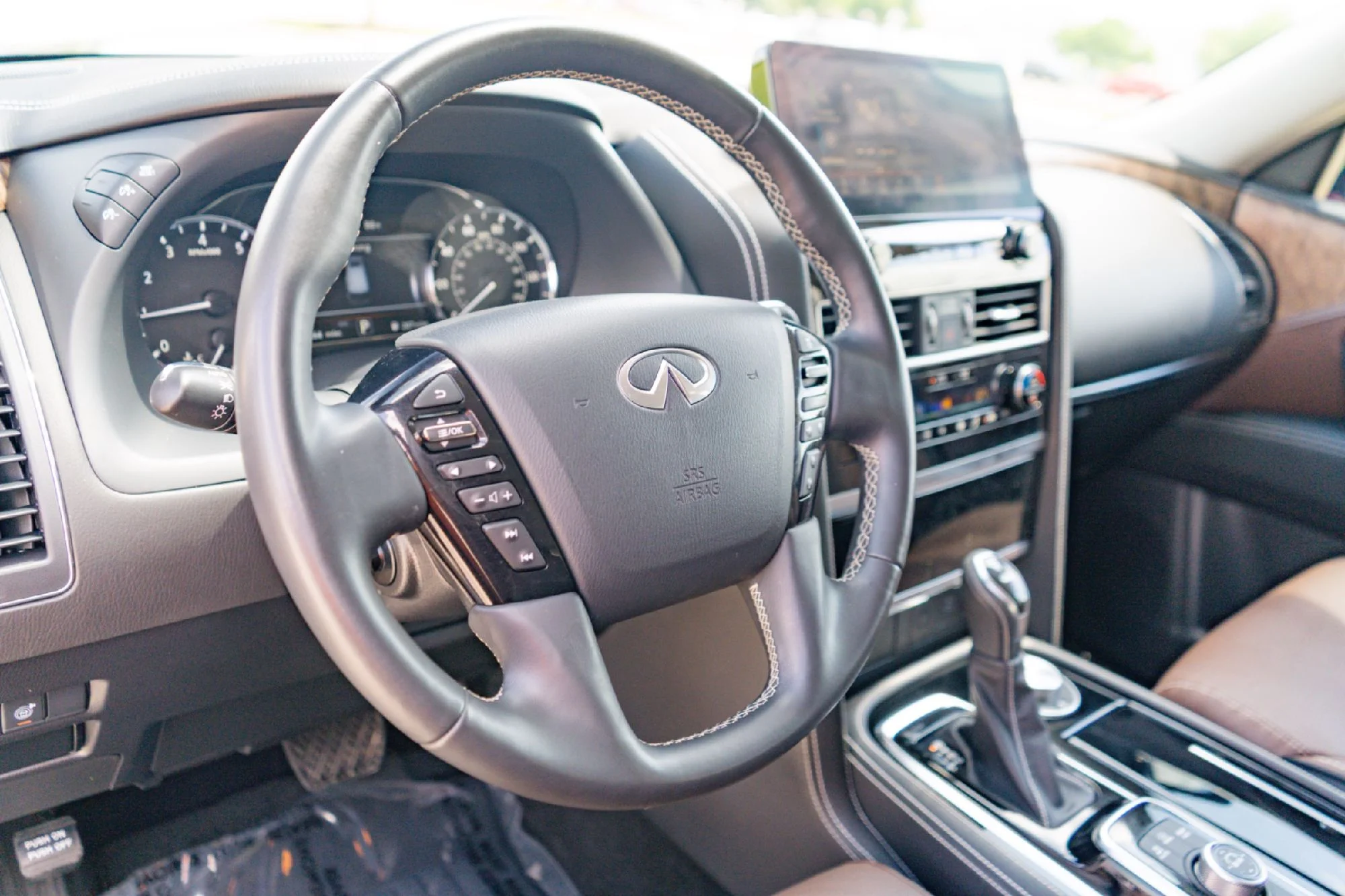 Certified Used 2024 Gray INFINITI Premium Select image 8