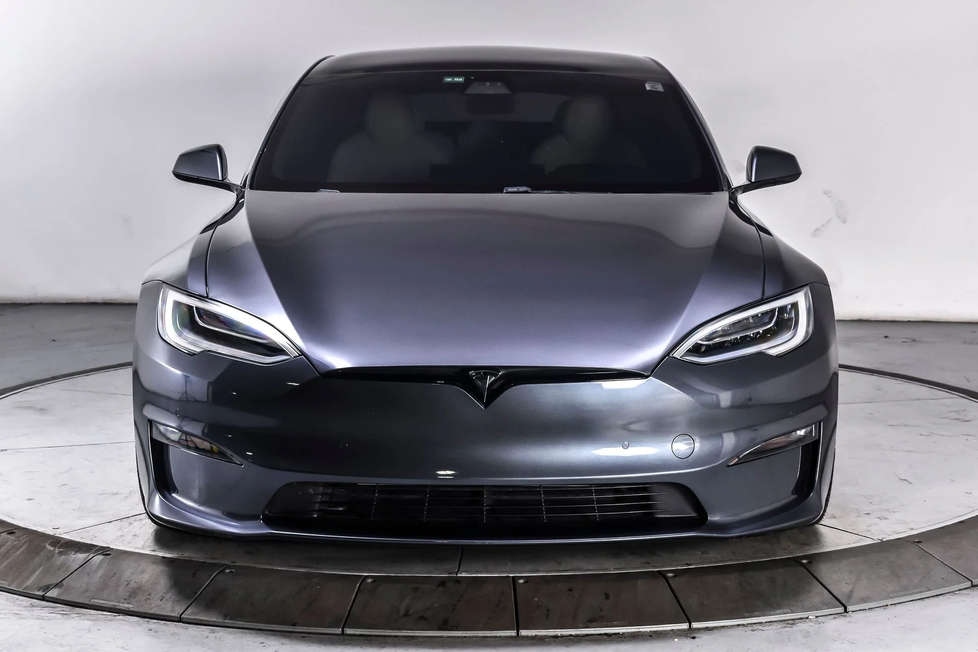 Used 2021 Midnight Silver Metallic Tesla Plaid image 8