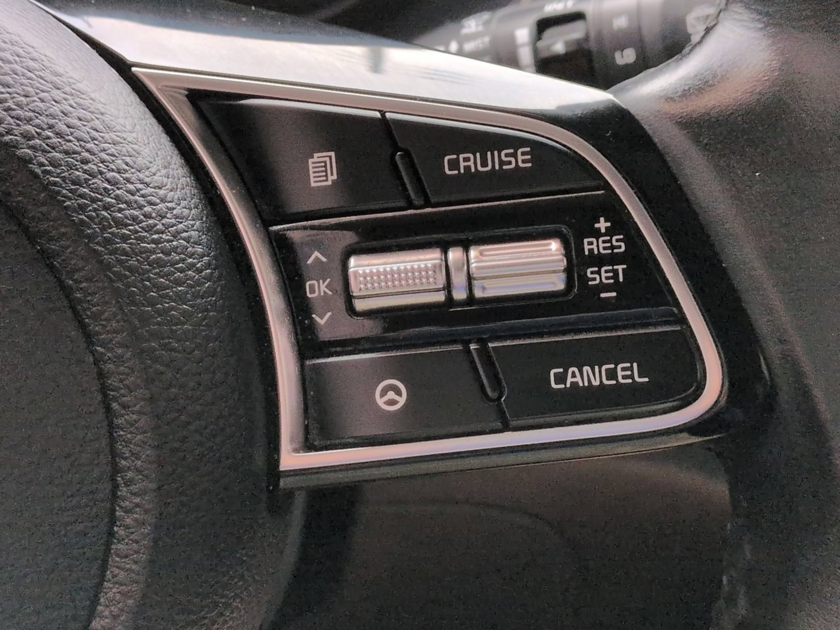 Certified Used 2022 Snow White Pearl Kia S image 23