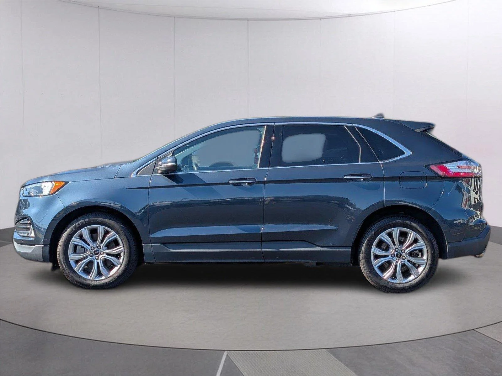 Used 2024 Stone Blue Ford Titanium image 2