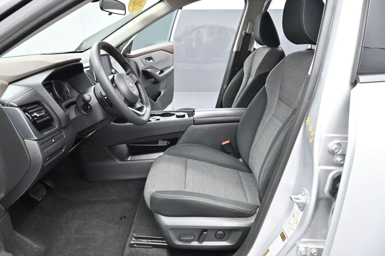 Used 2021 Brilliant Silver Metallic Nissan SV image 11