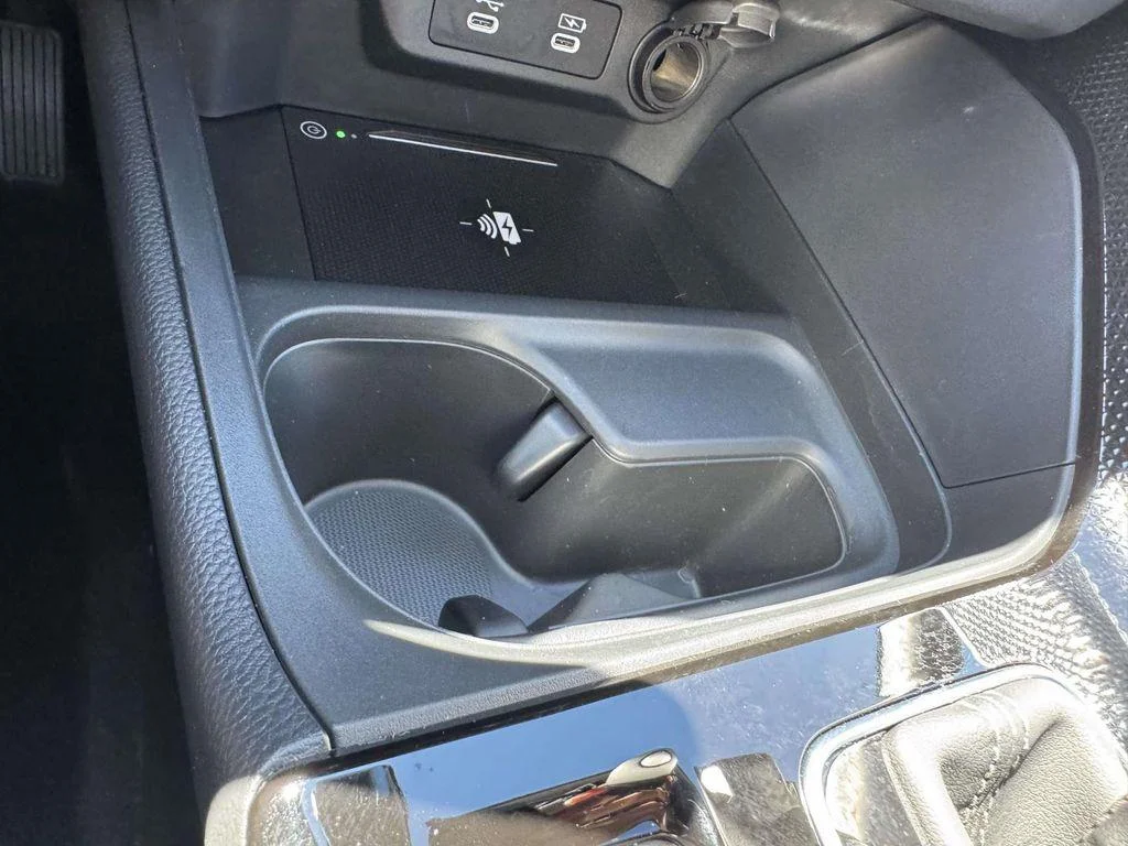 Used 2025 Platinum White Pearl Acura Base image 28