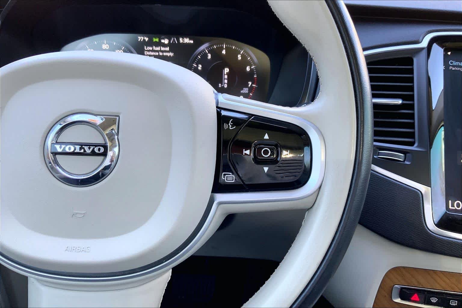 Used 2022 Crystal White Metallic Volvo Momentum image 22