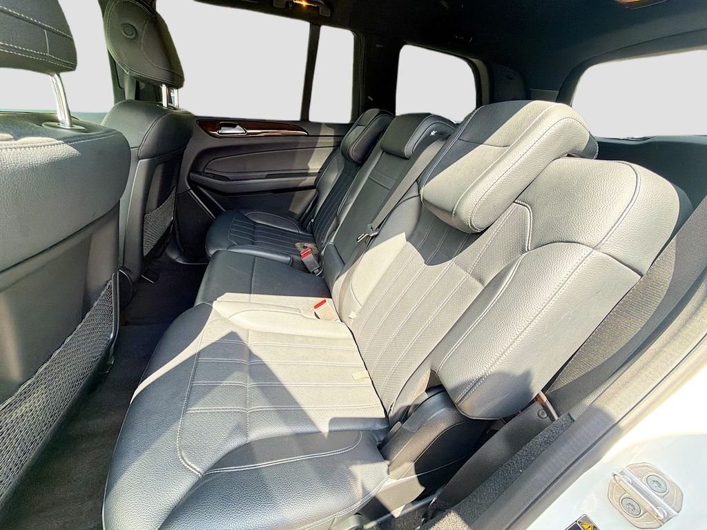 Used 2019 Polar White Mercedes-Benz 450 4MATIC® image 23