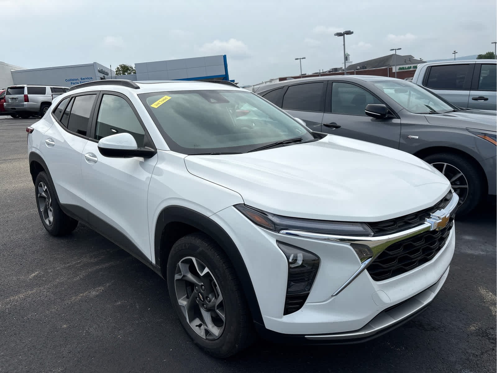 Used 2024 Summit White Chevrolet LT image 2