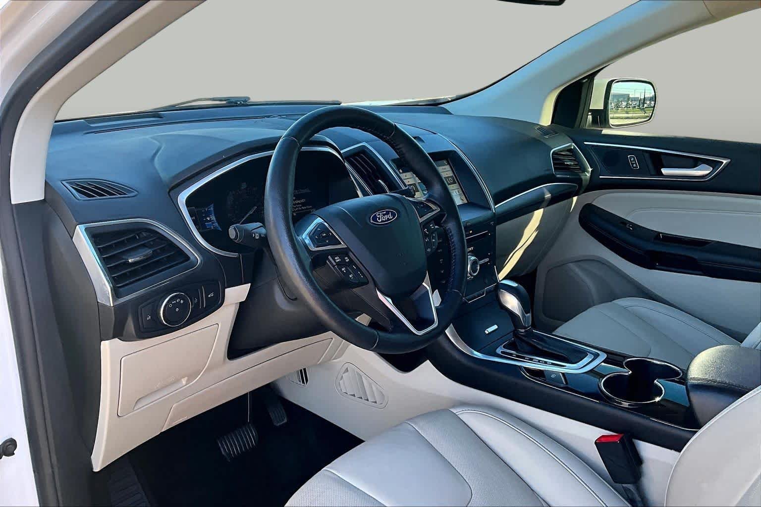 Used 2018 White Platinum Metallic Tri-Coat Ford Titanium image 17