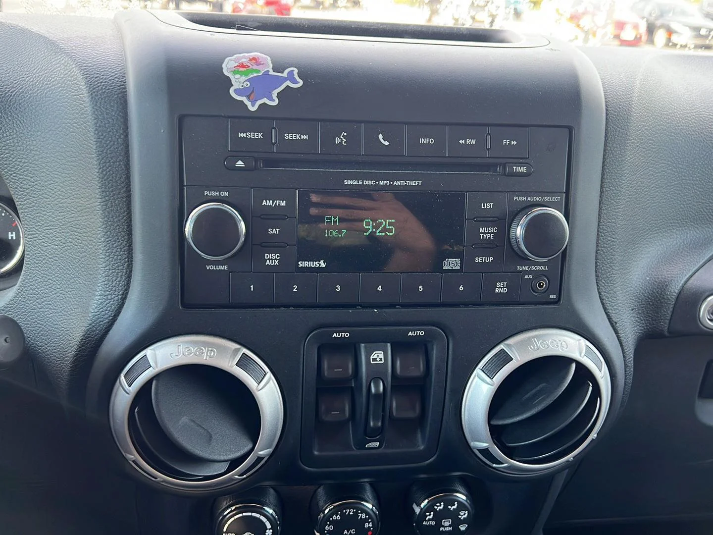 Used 2014 Copperhead Pearlcoat Jeep Sahara image 6