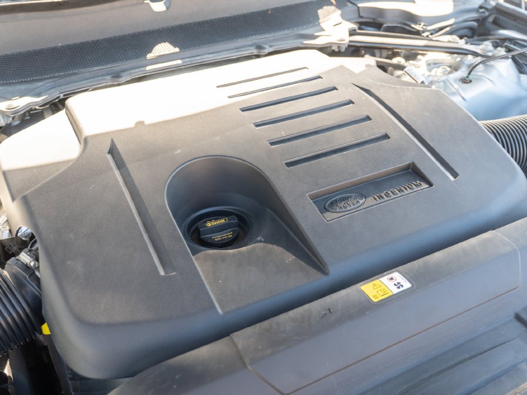 Used 2021 Silver Land Rover HSE Silver Edition image 34