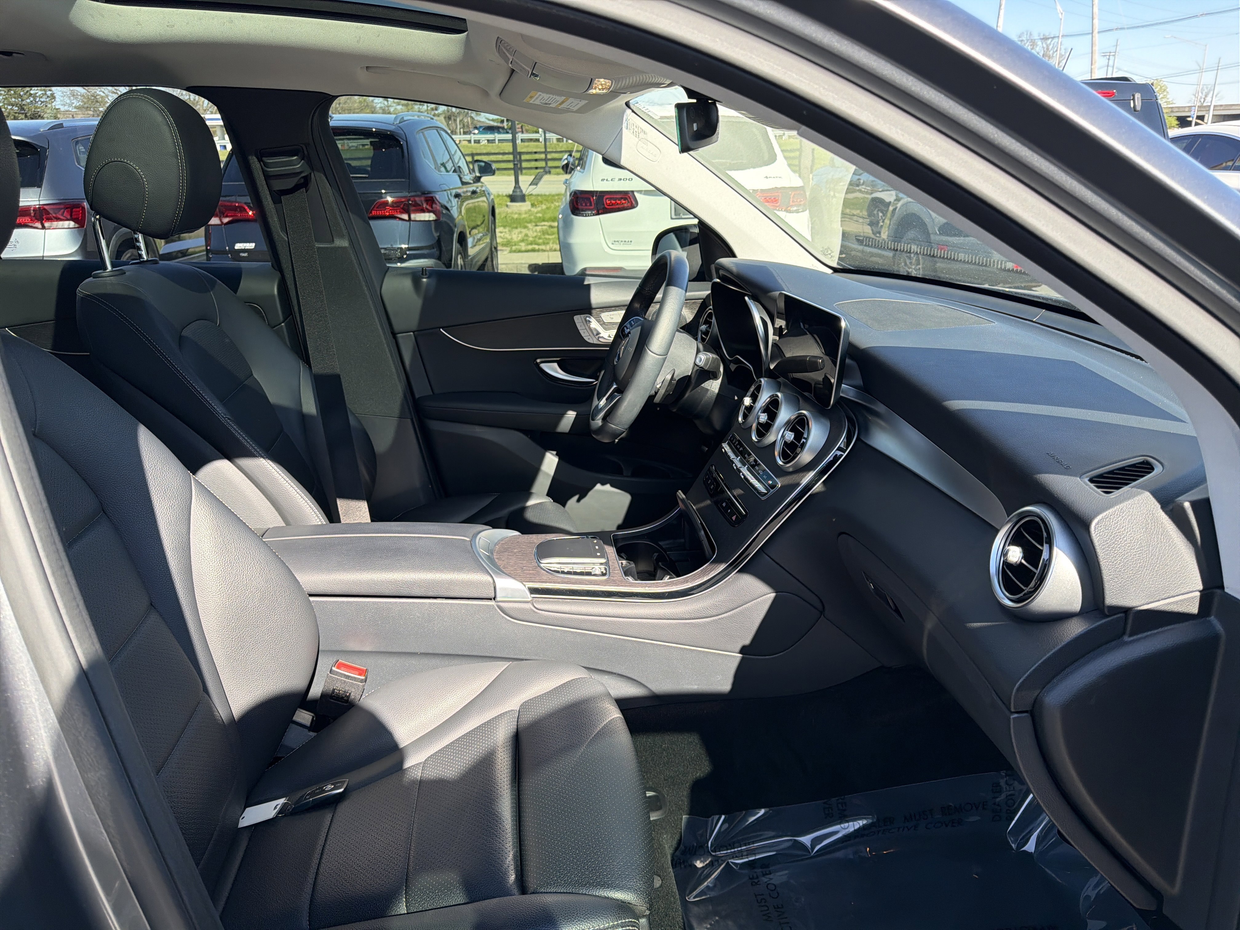 Used 2022 Selenite Grey Metallic Mercedes-Benz 300 image 25