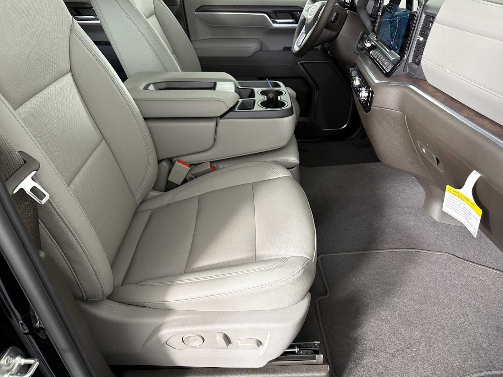 2026 GMC Sierra 1500 SLT - Photo 11