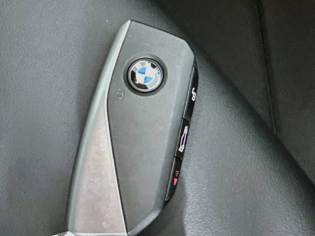 Used 2024 Silver BMW xDrive28i image 36