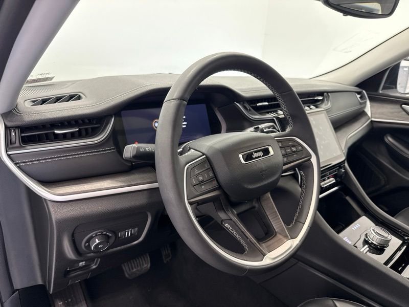 Used 2023 White Jeep Limited image 22