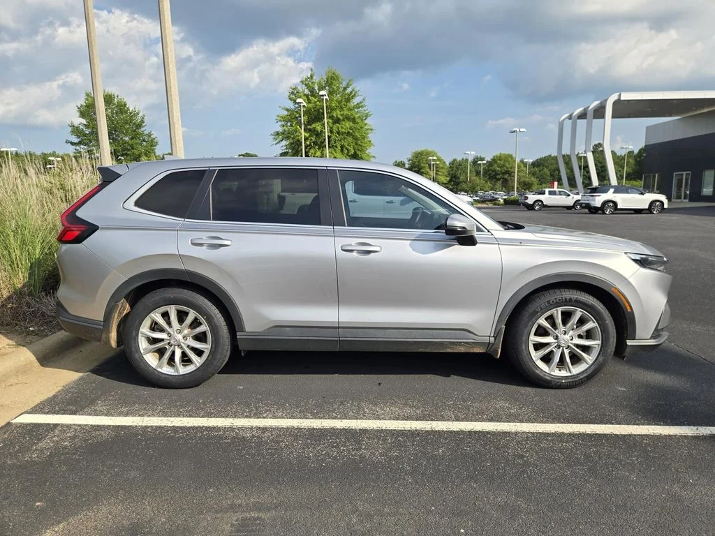 Used 2024 Silver Honda EX-L image 2
