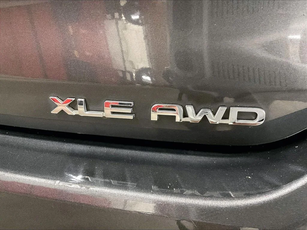 Used 2022 Gray Toyota XLE image 11