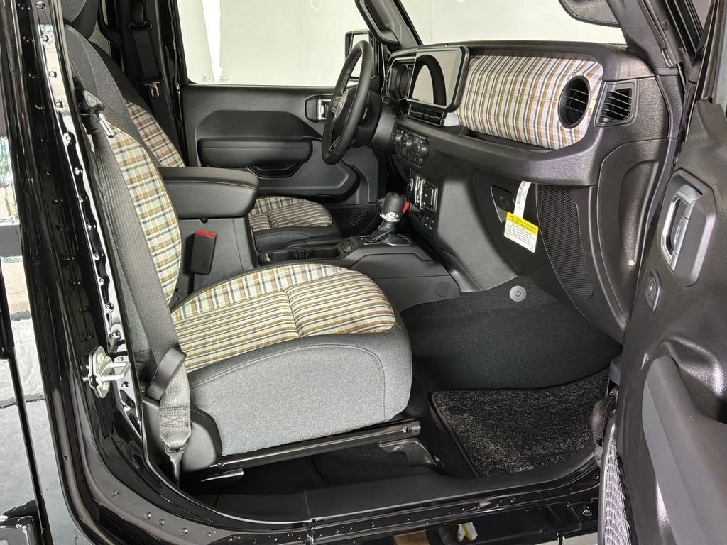 New 2026 Black Clearcoat Jeep 85th Anniversary Edition image 21